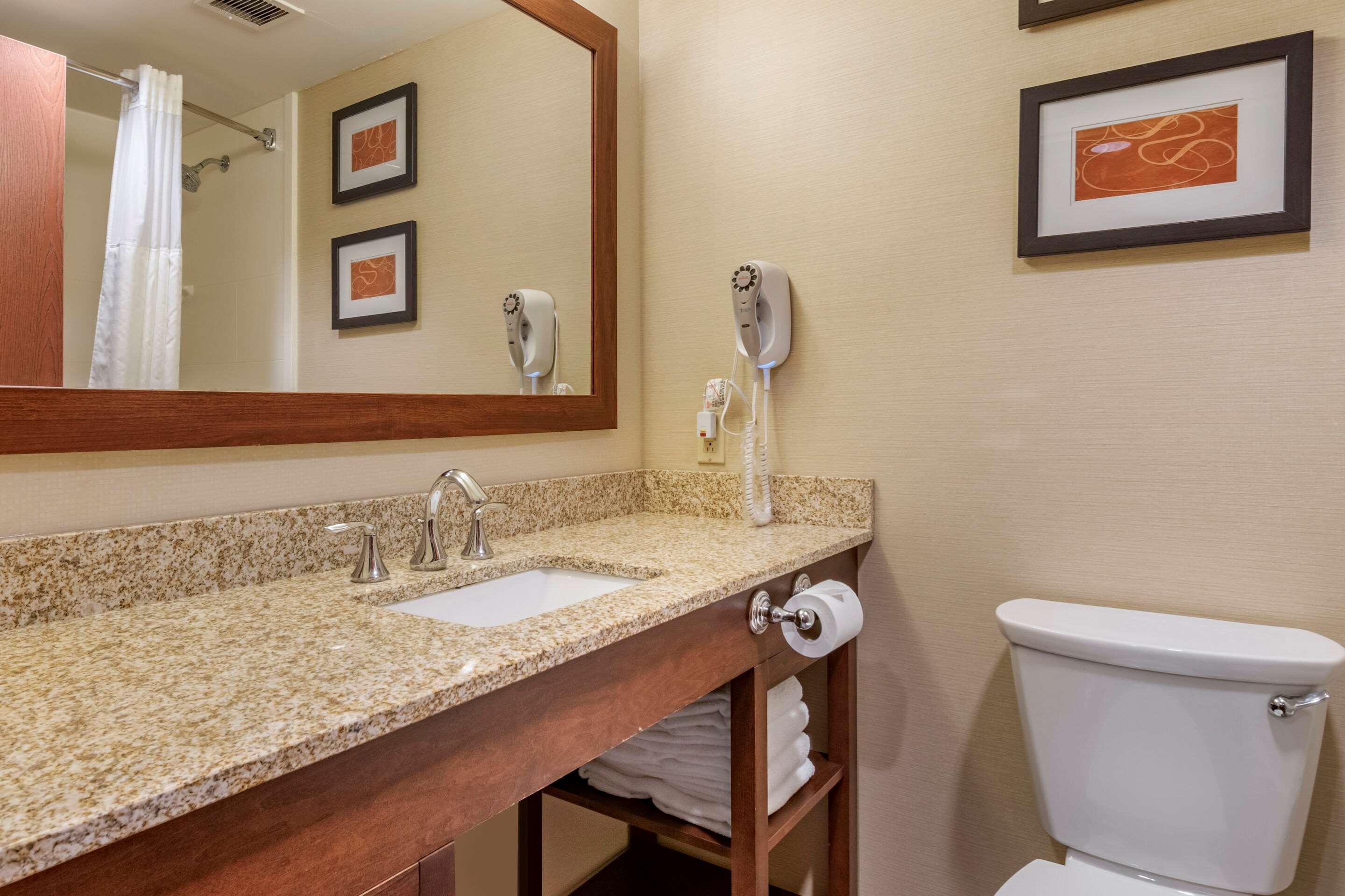 Comfort Downtown Hotel